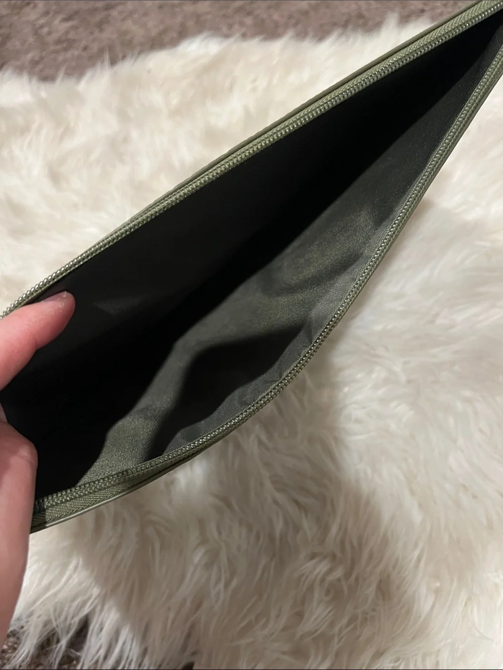 BEIS Olive Green Croc-Embossed Laptop Sleeve